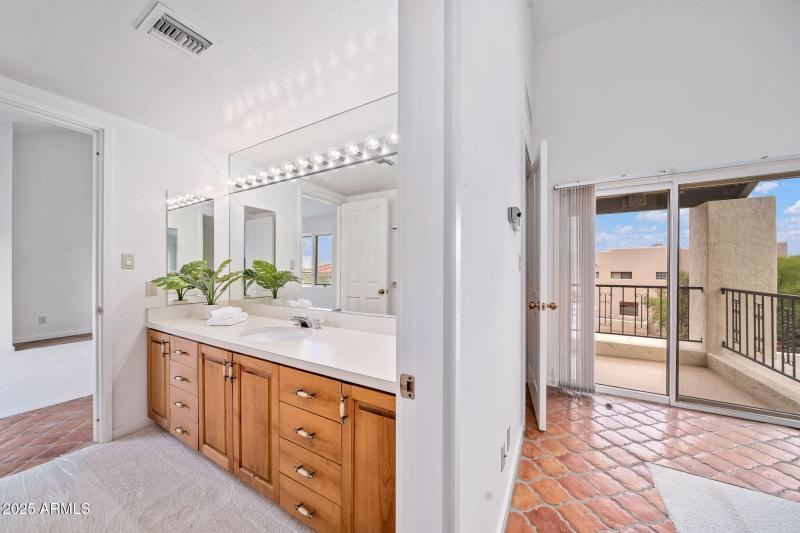 8450 N Nob Hill Drive