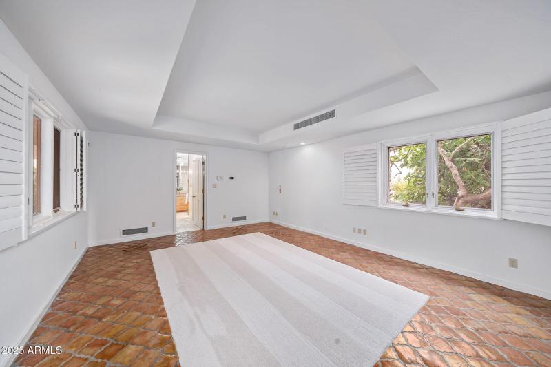 8450 N Nob Hill Drive