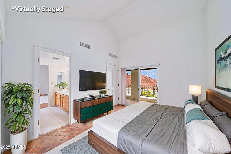 8450 N Nob Hill Drive