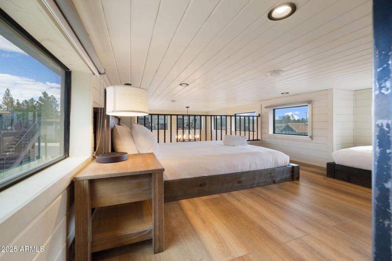 21-web-or-mls-FA9A0303