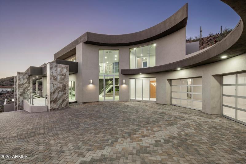 005_Exterior Front Garage