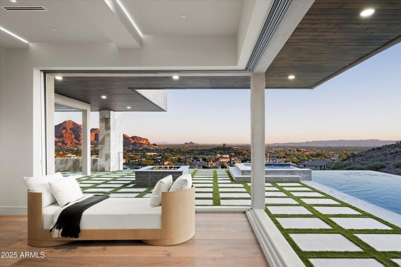 017_Primary Bedroom Views