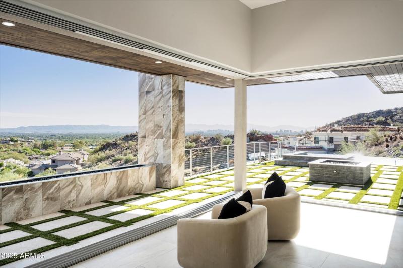 040_Great Room Views