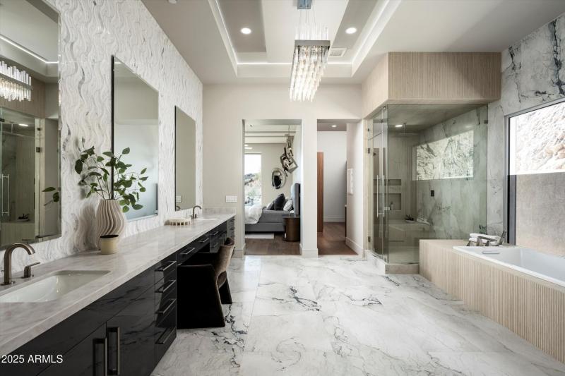 043_Primary Bathroom