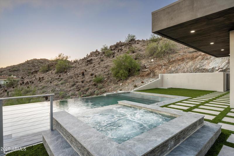 059_Pool, Spa Outdoor Shower