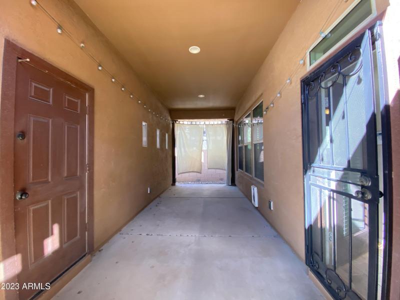 4442 N Jackson Ct-Covered Patio