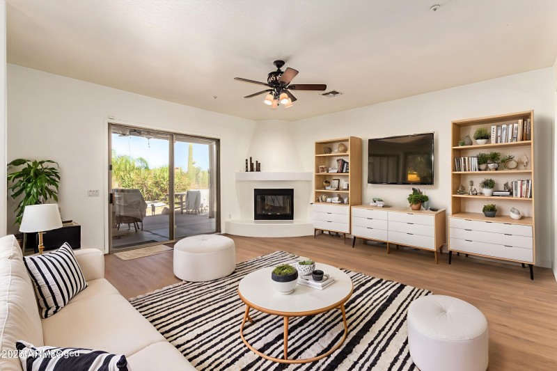 item_24 VS Watermark