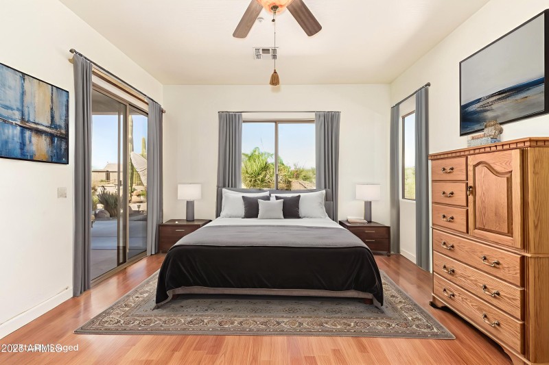 item_40 VS Watermark