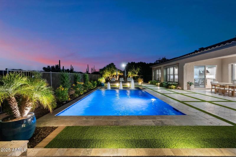 quiet evenings under the moon