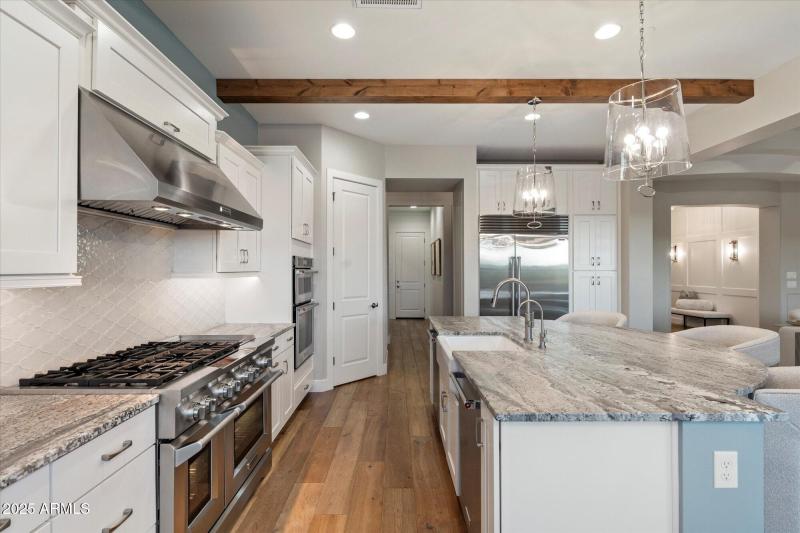 6214 MLS commercial grade appliances + p