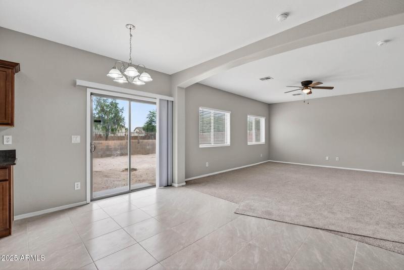 25_5659_S_239th25_mls