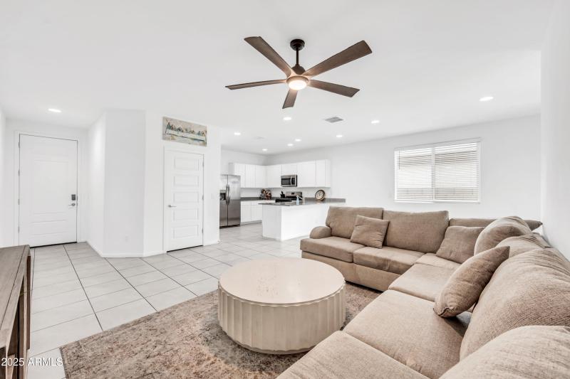 2340 W La Salle St-8