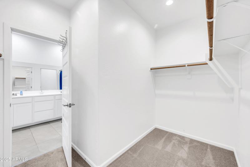 2340 W La Salle St-19