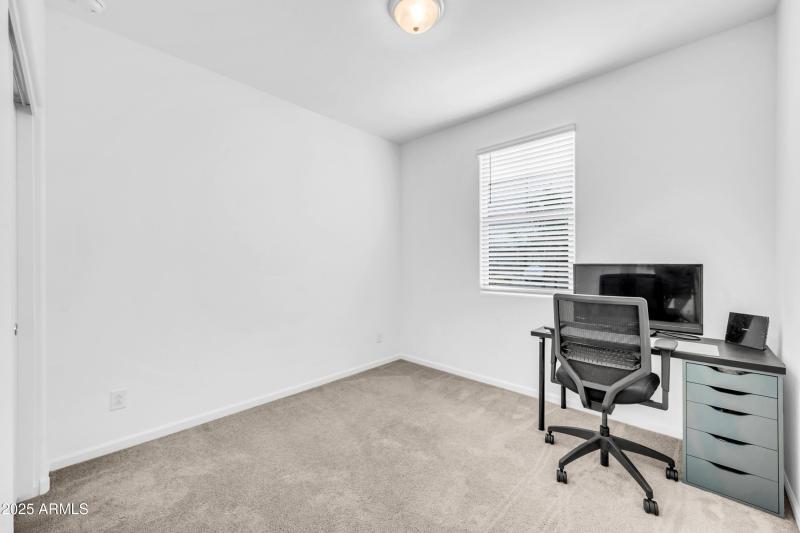 2340 W La Salle St-24