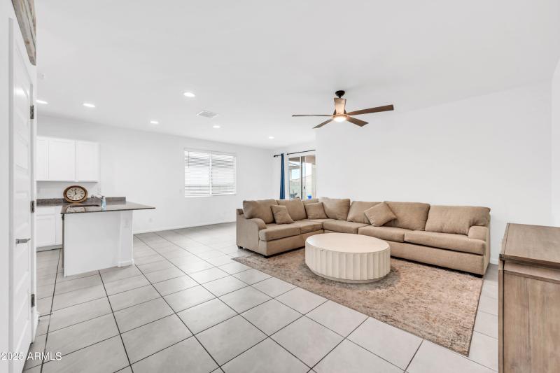 2340 W La Salle St-5