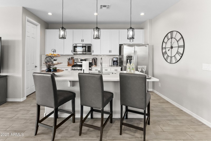 17745 W Running Deer Trl-12