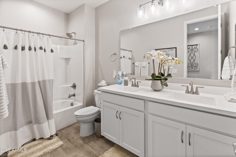 17745 W Running Deer Trl-23