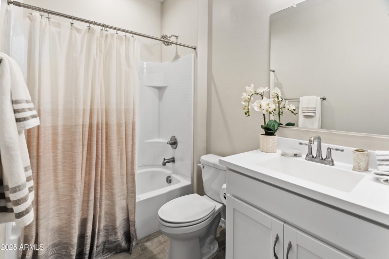 17745 W Running Deer Trl-32