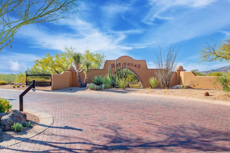 Hacienda Gate
