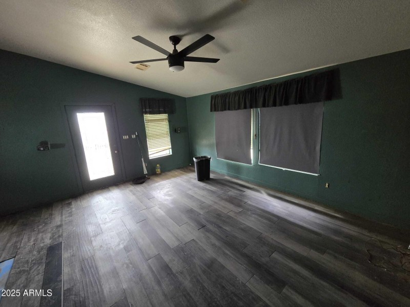 WhatsApp Image 2025-10-09 at 13.51.22 (1