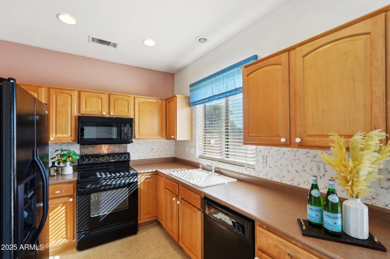 15-web-or-mls-N Emerald Cove Way-013