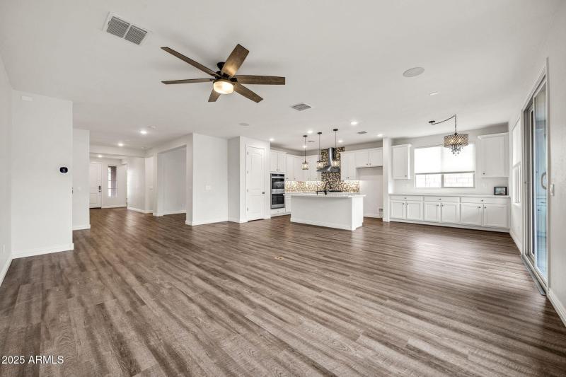 14338 W Redfield Rd-7