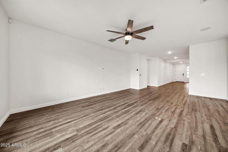 14338 W Redfield Rd-8