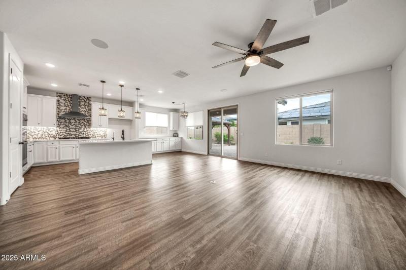 14338 W Redfield Rd-10