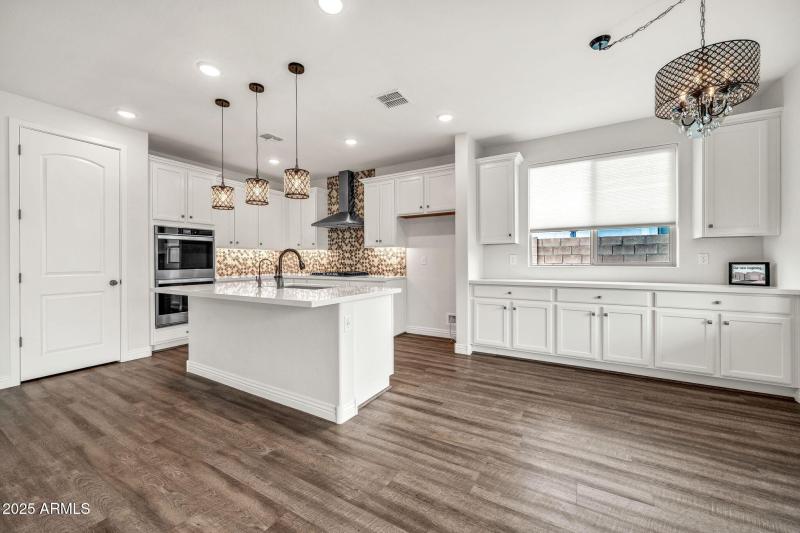 14338 W Redfield Rd-16