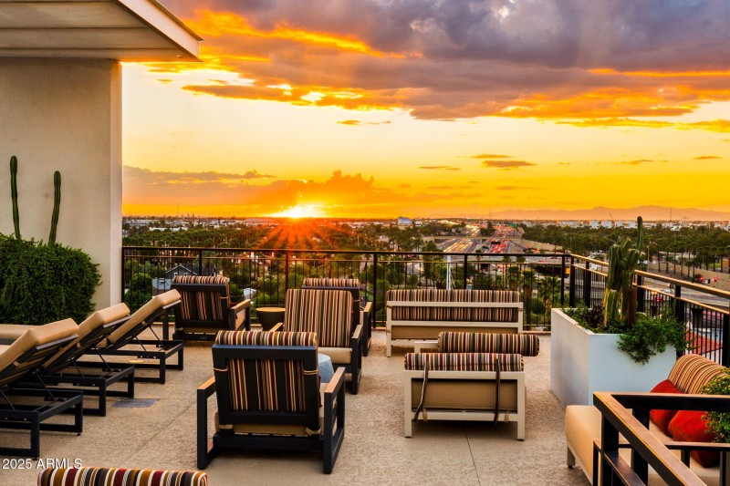 028__208 W Portland St UNIT360