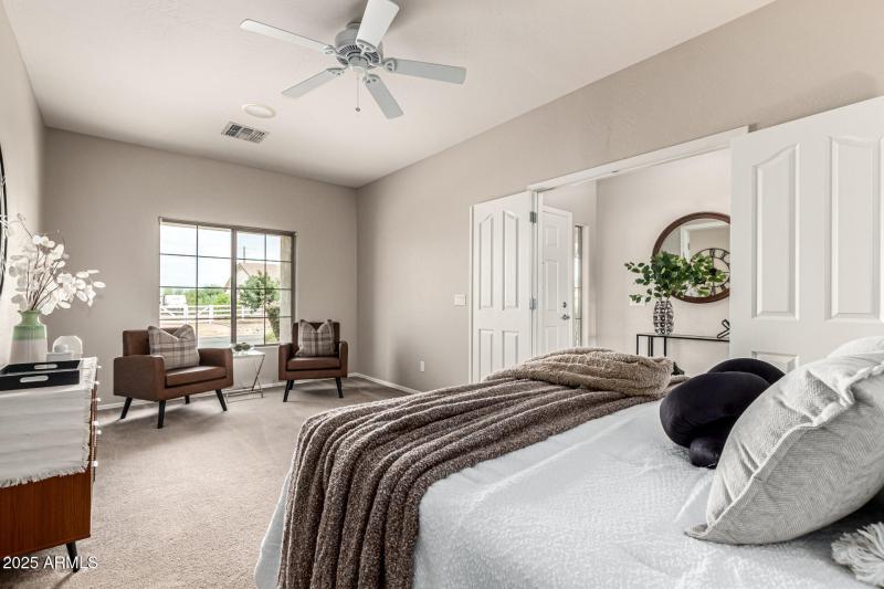 Sitting Area in Bedroom 4