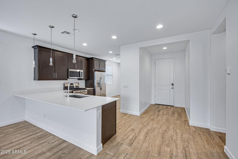 2532 W Hidalgo Ave-7