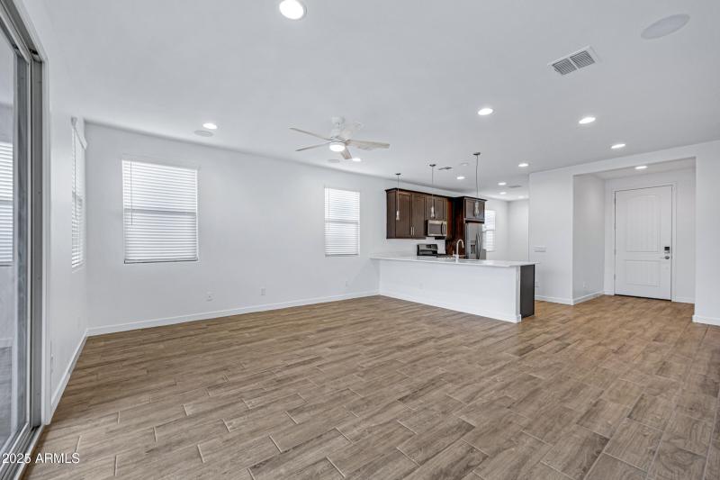 2532 W Hidalgo Ave-10