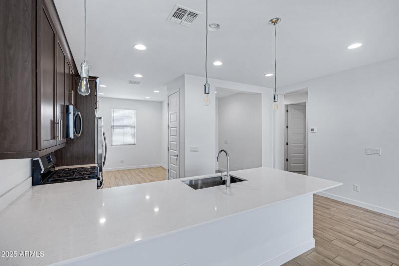 2532 W Hidalgo Ave-16