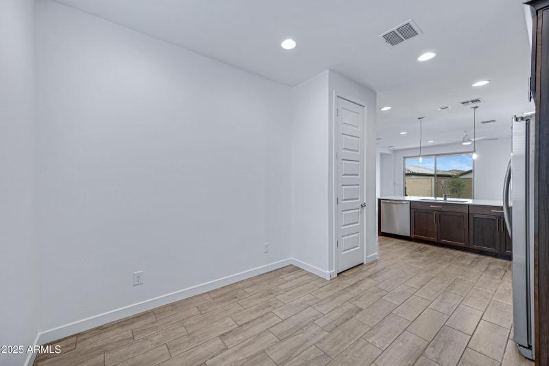 2532 W Hidalgo Ave-21