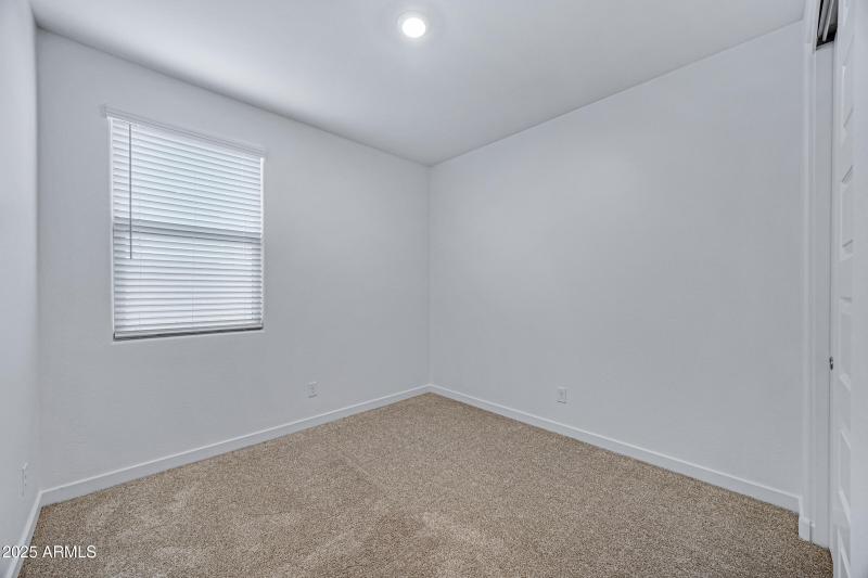 2532 W Hidalgo Ave-24