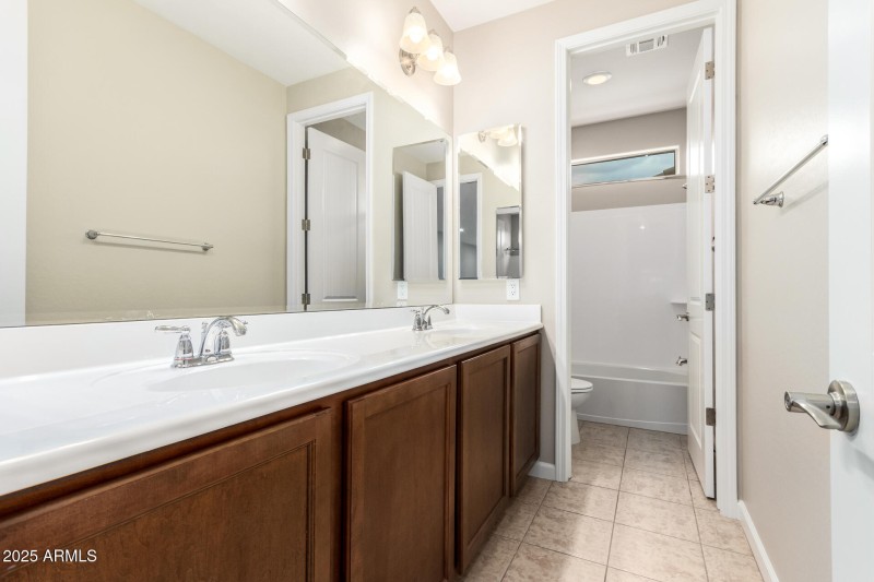 3925 S Garrison Double Sinks