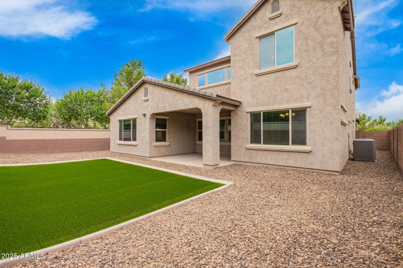 3925 S Garrison Synthetic grass