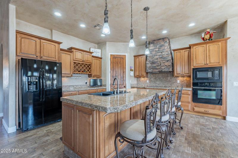 8-web-or-mls-Canyon-8