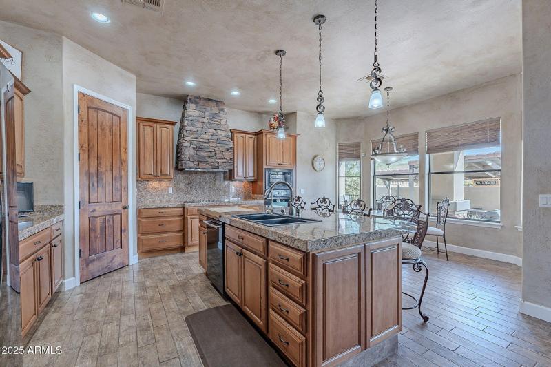 10-web-or-mls-Canyon-10