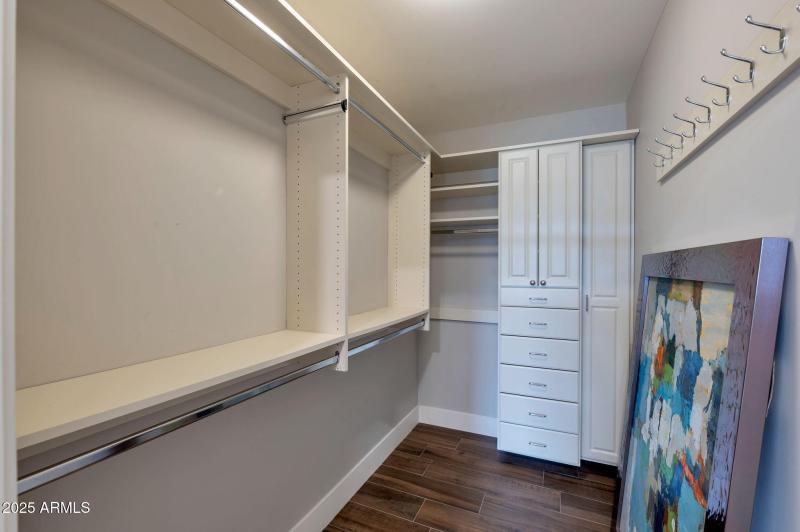 19-web-or-mls-Qp-8524