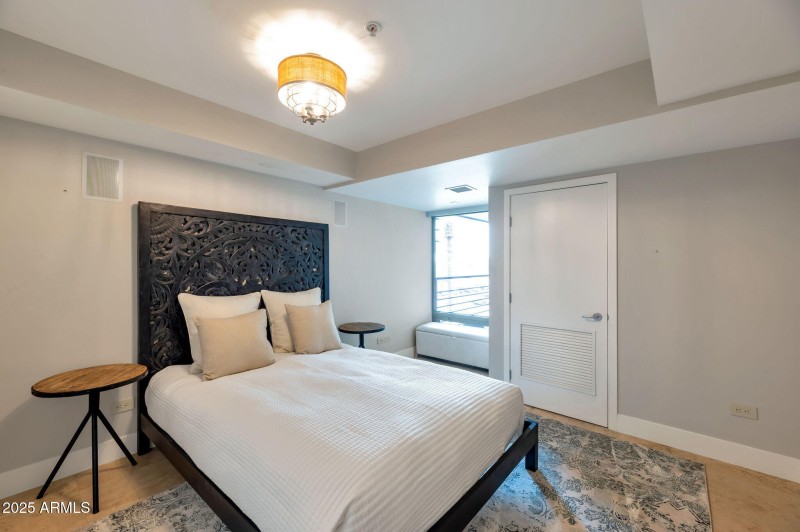 21-web-or-mls-Qp-8526