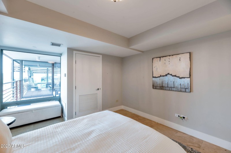 23-web-or-mls-Qp-8529