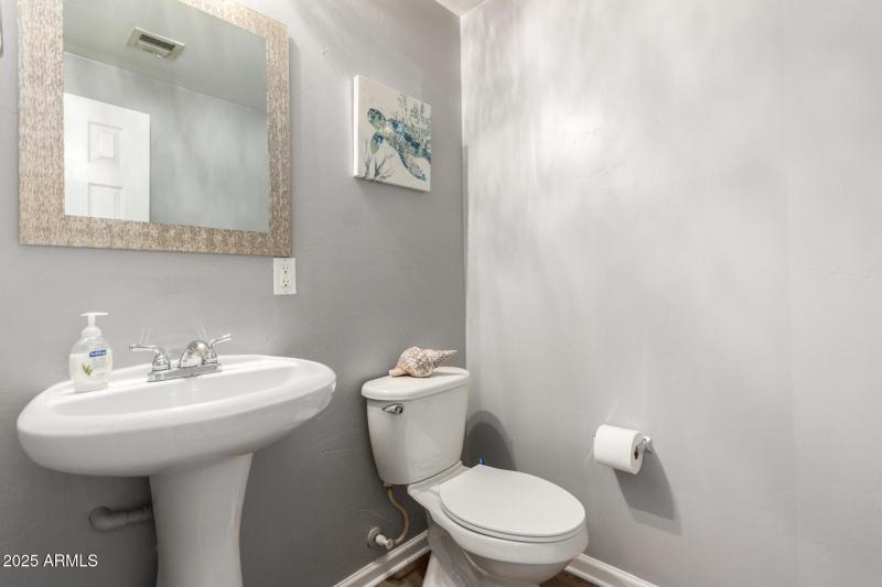 1/2 Bath By Great Room