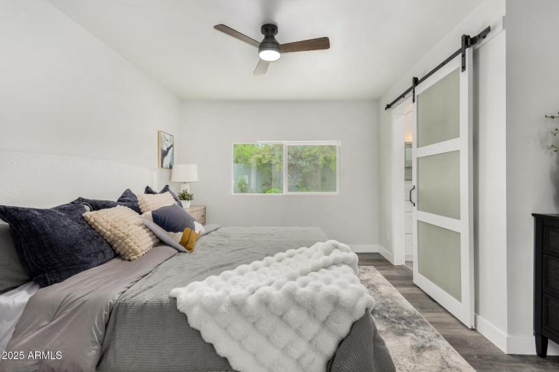 5212 Master Bedroom3