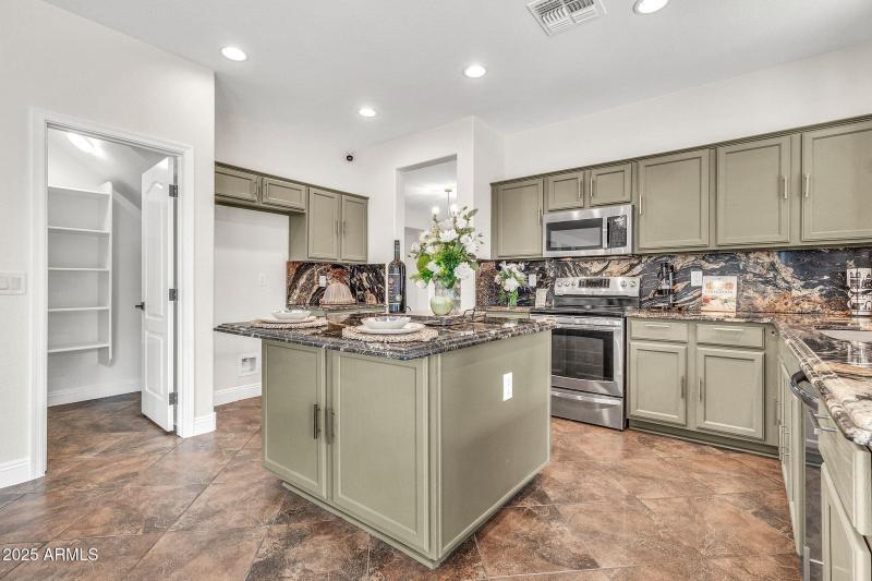 19009 E Cattle Dr-23