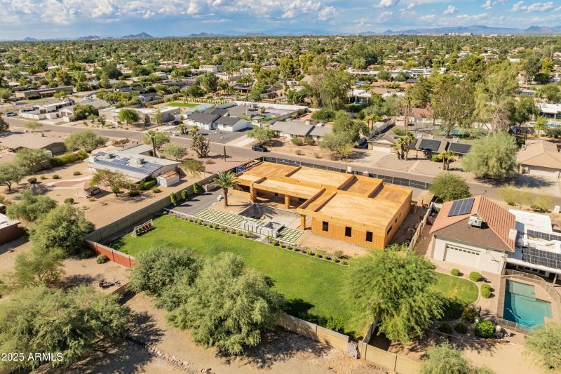 6101 E Joan De Arc Ave-10