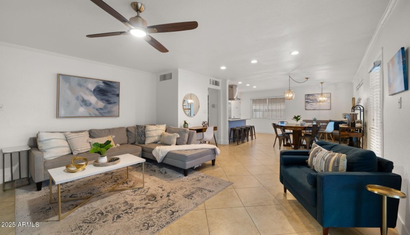 11-web-or-mls-Great Room1