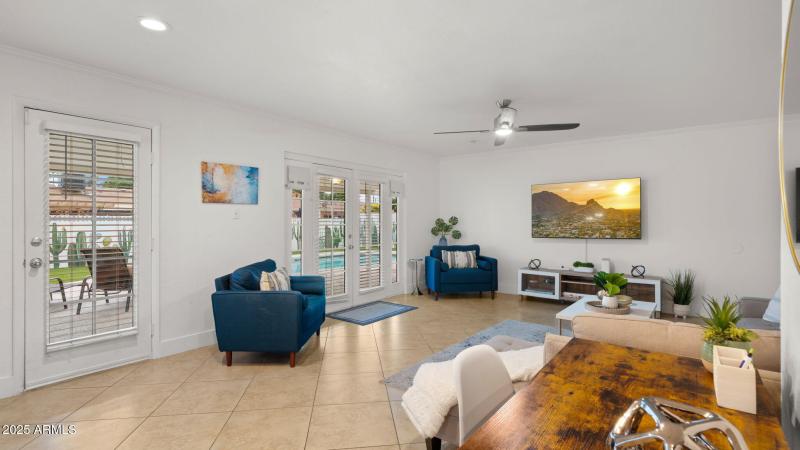 12-web-or-mls-Great Room2