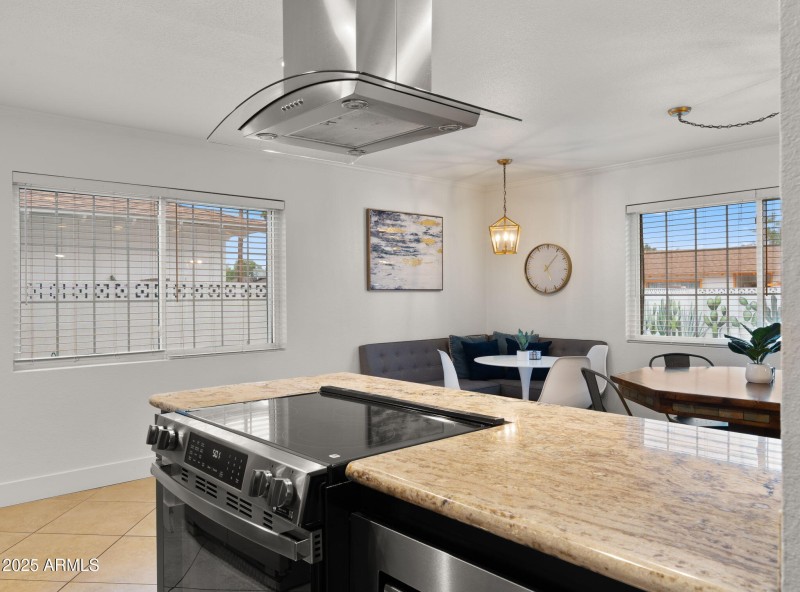 22-web-or-mls-Kitchen Space1